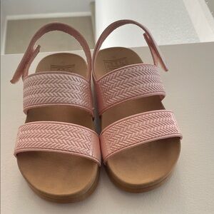 Reef Pink and Tan little water vista sandals